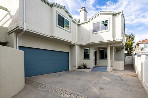 Photo of 1707 Marshallfield Ln #B, Redondo Beach, CA 90278 (MLS # SB26032092)