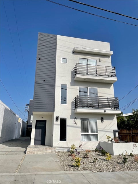 Photo of 118 S Ave 63 Ave, Highland Park, CA 90042 (MLS # BB26122303)