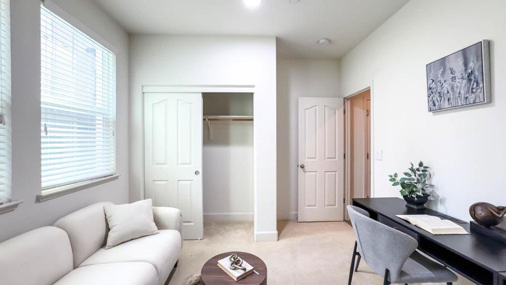 1647 Murasky Pl