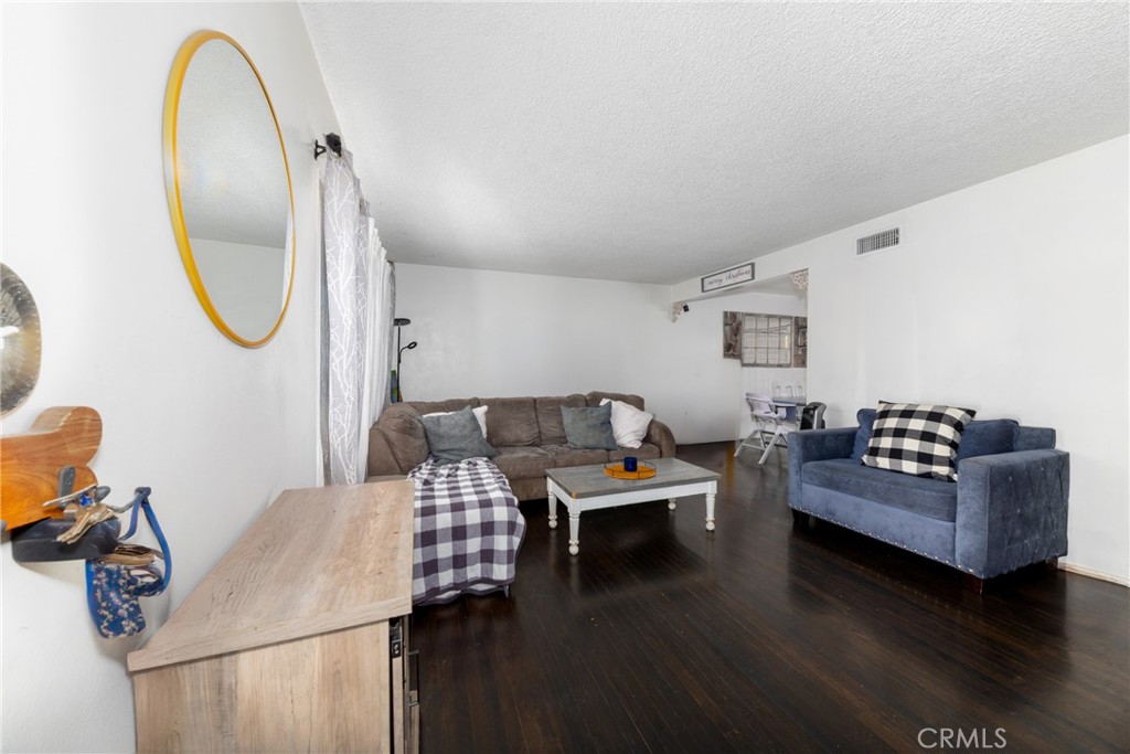 5082 La Madera Avenue