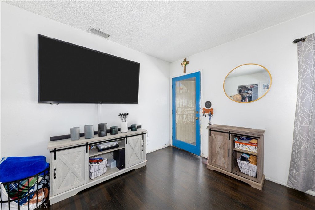 5082 La Madera Avenue