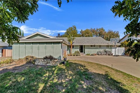 Photo of 3855 Abbey Court, Newbury Park, CA 91320 (MLS # SR25255340)