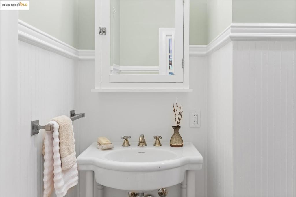 ELMWOOD - Residential