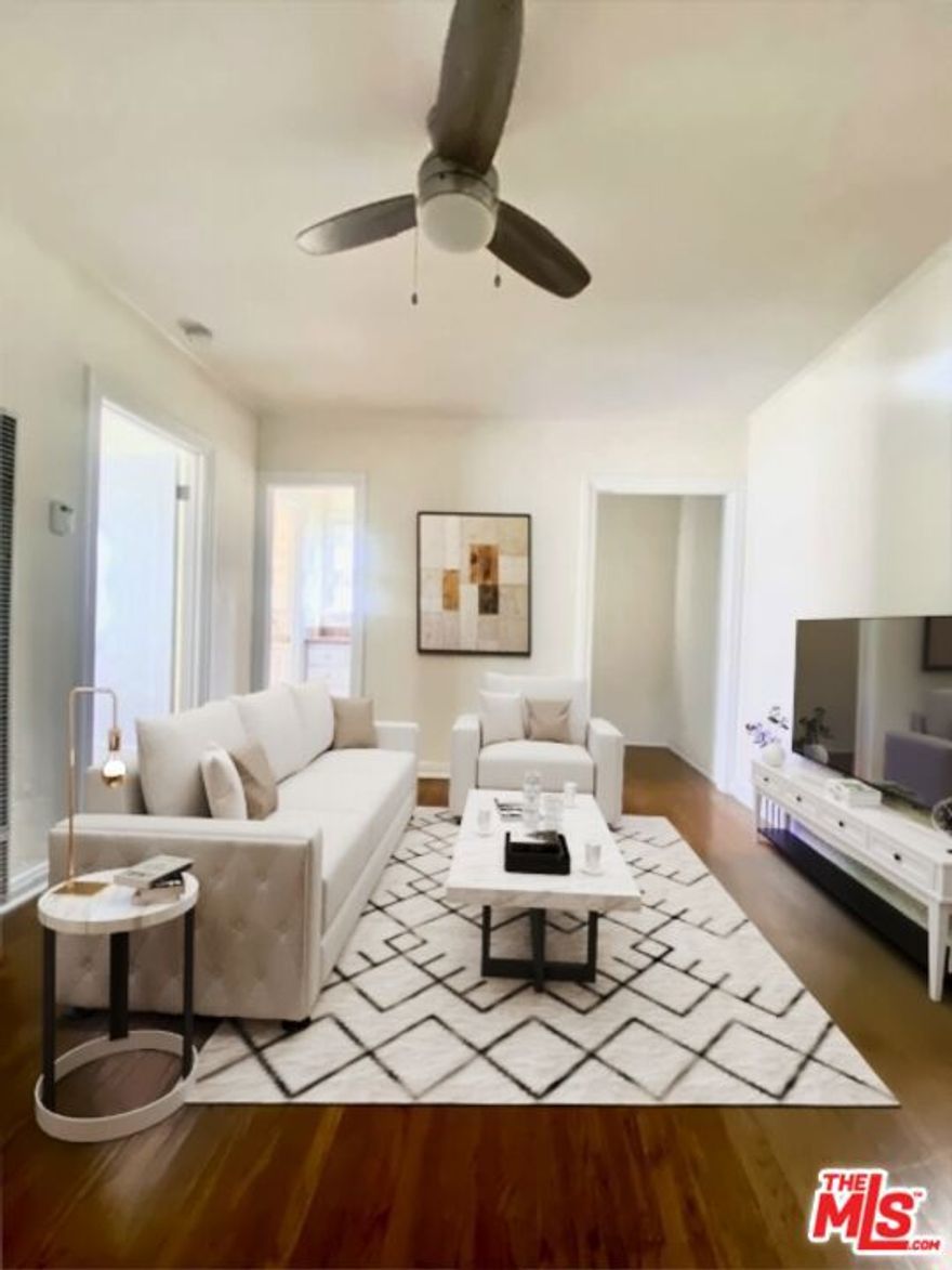Quaint 1 bedroom bungalow sitting in a quiet West Hollywood neighborhood. This bungalow offers hardwood floors throughout the entire unit in a pet friendly community.  Just minutes away from all of West Hollywood's premier offerings; Coffee shops, Dining, Bars, Farmer's Market and shopping.