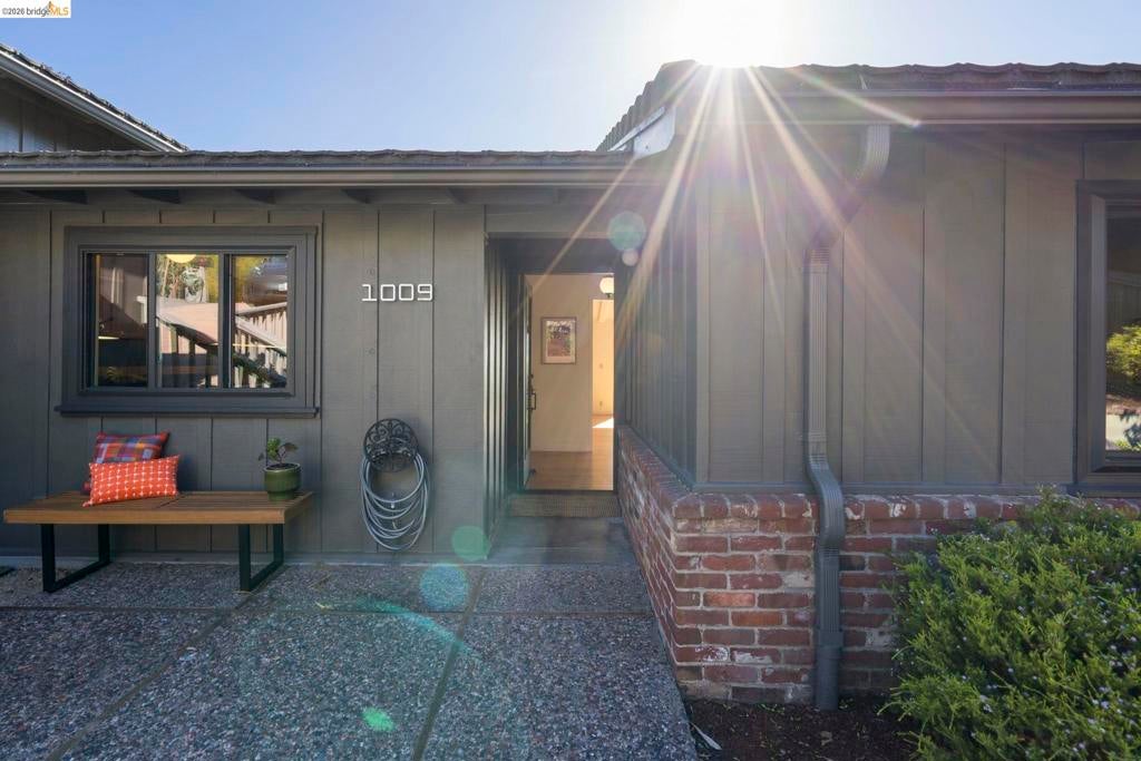 1009 Havens Pl