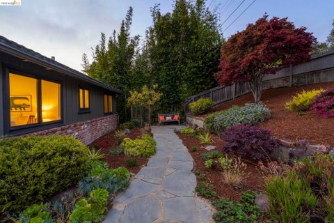 Photo of 1009 Havens Pl PL, El Cerrito, CA 94530 (MLS # 41148815)