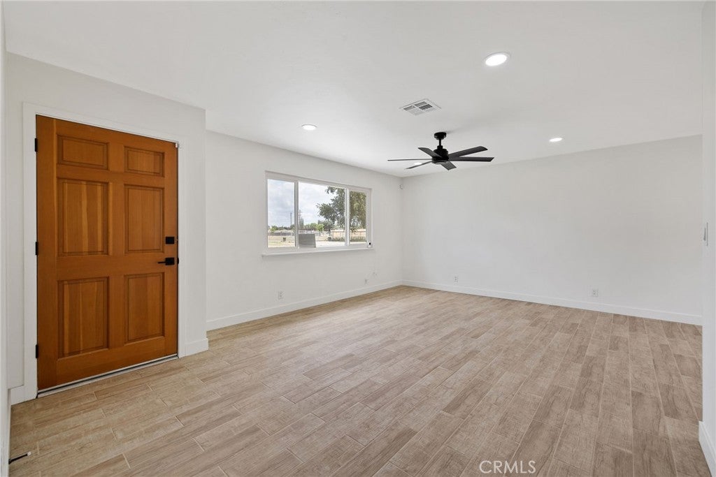 6125 E Mount Whitney