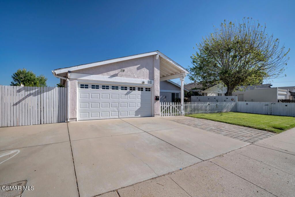 Photo of 2353 Bryson Place, Simi Valley, CA 93065 (MLS # 226001757)