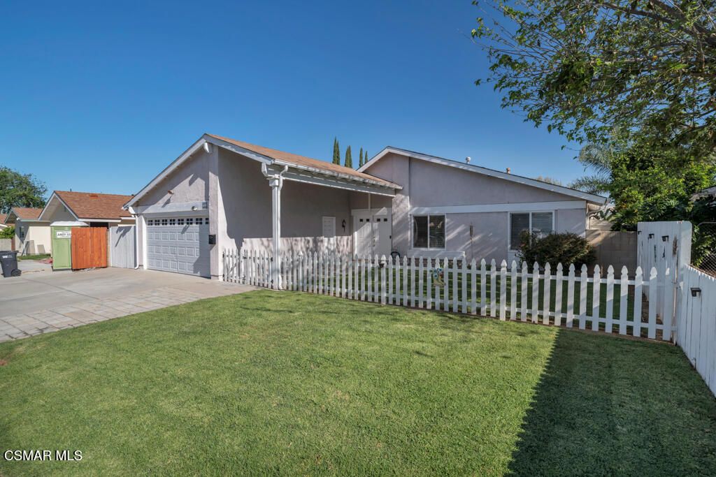Photo of 2353 Bryson Place, Simi Valley, CA 93065 (MLS # 226001757)