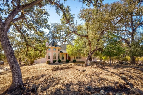 Photo of 10045 Old Morro RD E, Atascadero, CA 93422 (MLS # SC26220973)
