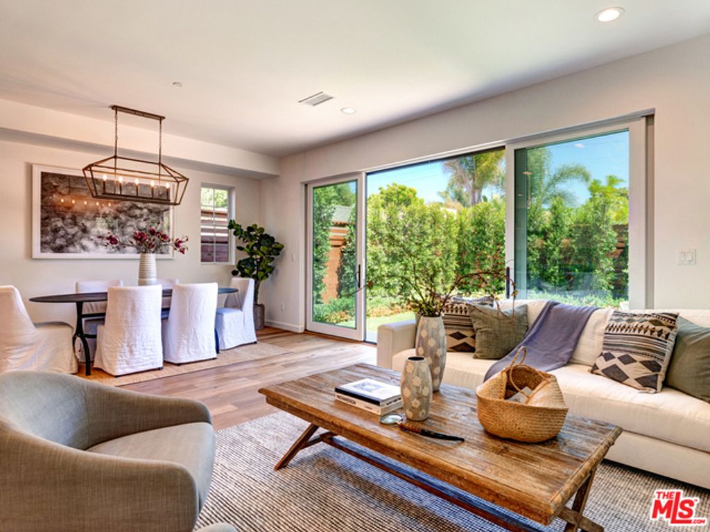 listing image 130728624707577546780