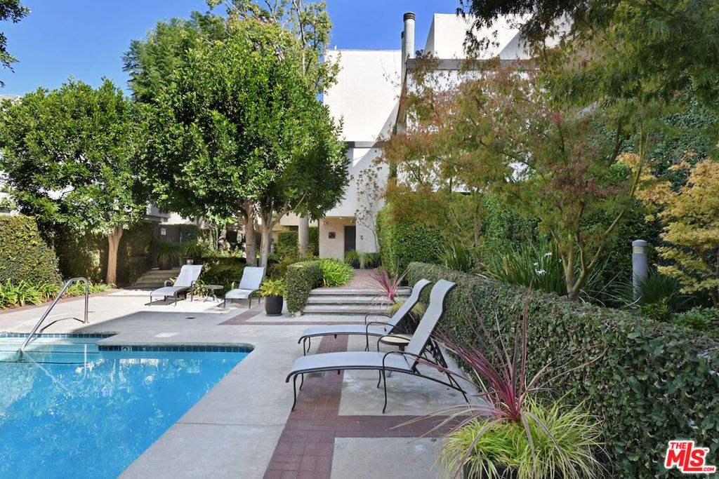 Photo of 11687 Bellagio Road #3, Los Angeles, CA 90049 (MLS # 25621119)