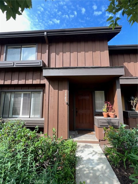 Photo of 1547 Dalmatia Dr, San Pedro, CA 90732 (MLS # SB26062073)