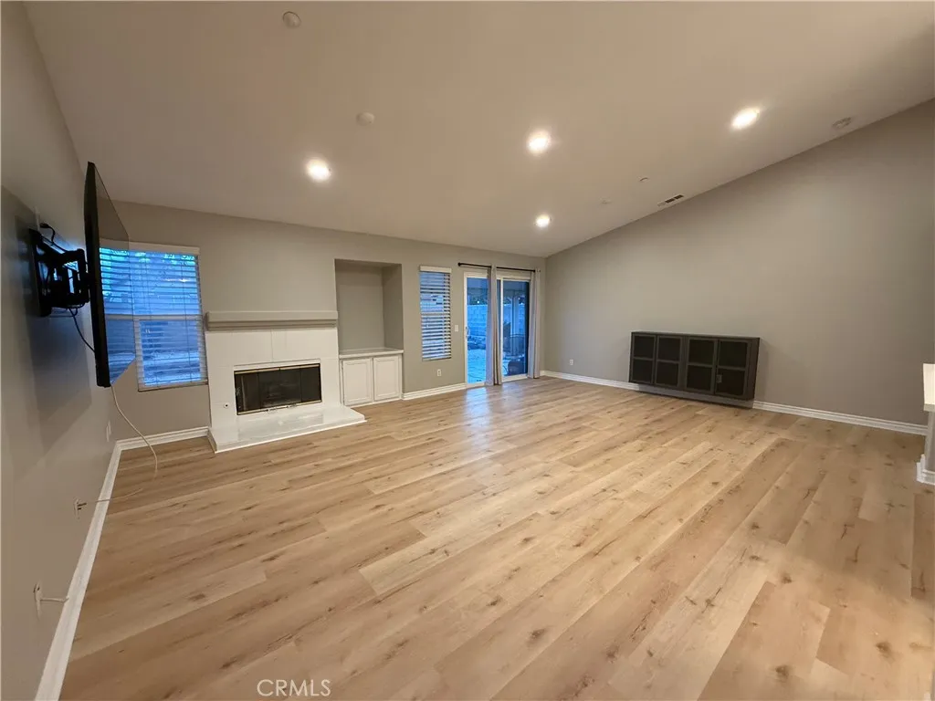 Fontana, California 92336, United States, 3 Bedrooms Bedrooms, ,2 BathroomsBathrooms,Residential,Active,247432