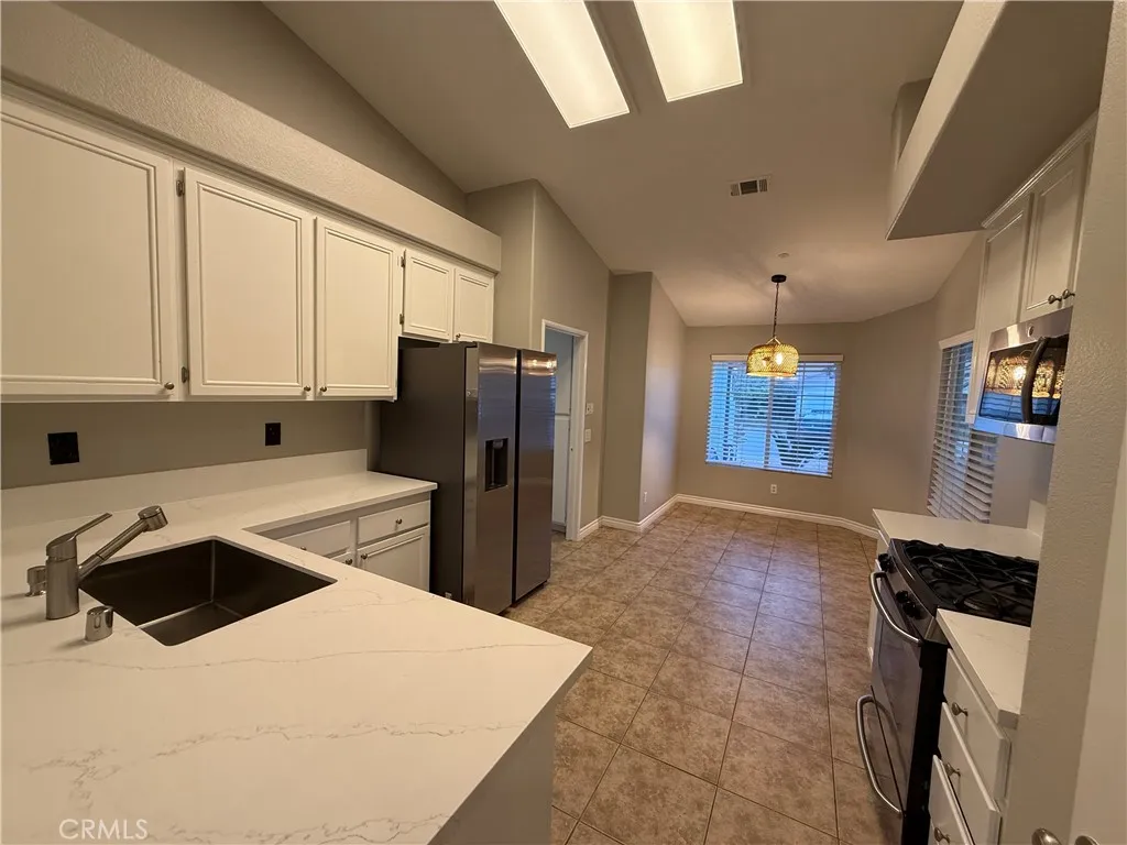 Fontana, California 92336, United States, 3 Bedrooms Bedrooms, ,2 BathroomsBathrooms,Residential,Active,247432