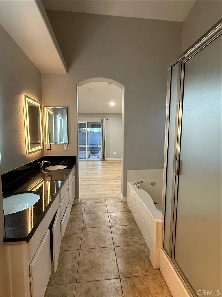 Fontana, California 92336, United States, 3 Bedrooms Bedrooms, ,2 BathroomsBathrooms,Residential,Active,247432