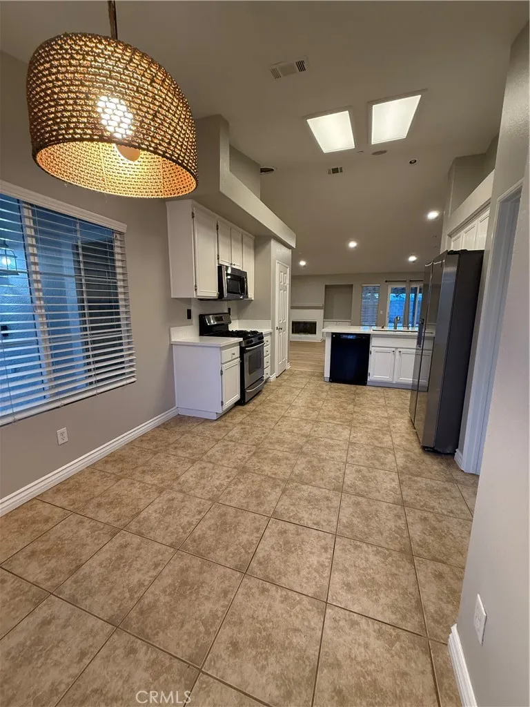 Fontana, California 92336, United States, 3 Bedrooms Bedrooms, ,2 BathroomsBathrooms,Residential,Active,247432