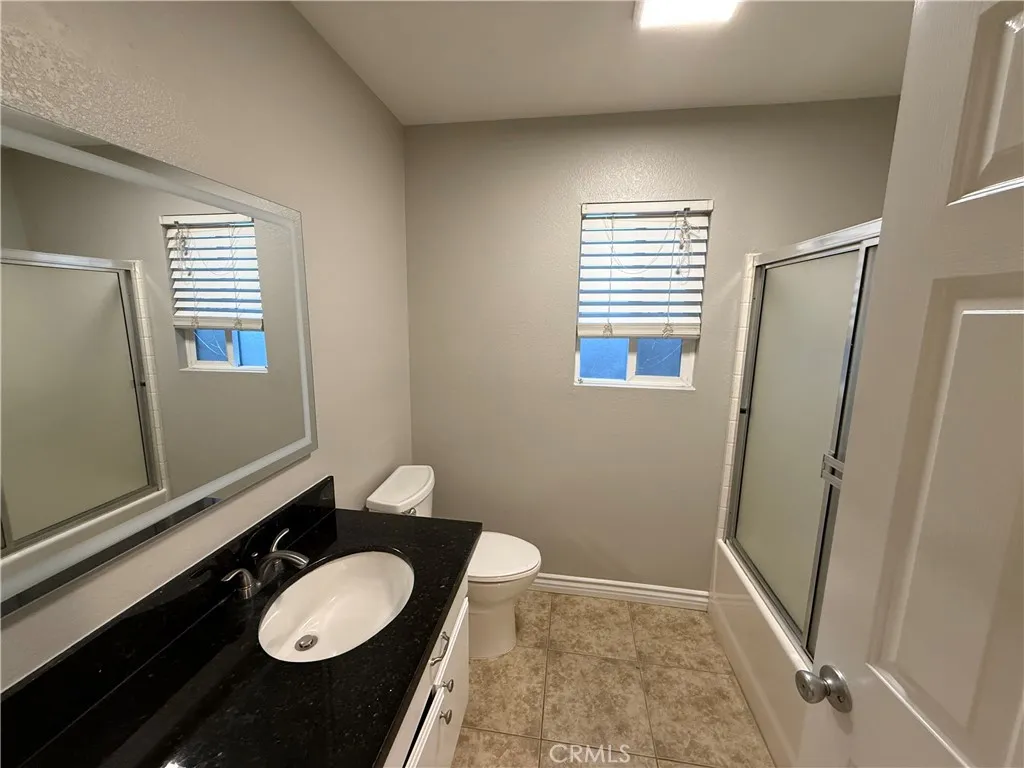 Fontana, California 92336, United States, 3 Bedrooms Bedrooms, ,2 BathroomsBathrooms,Residential,Active,247432