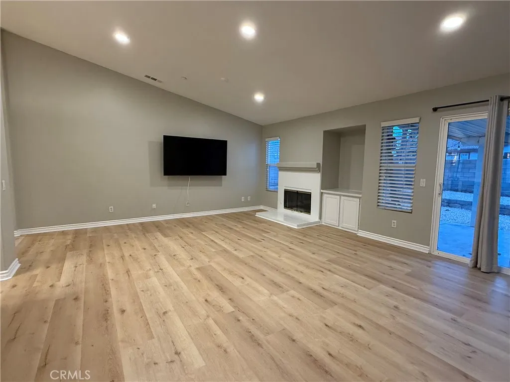 Fontana, California 92336, United States, 3 Bedrooms Bedrooms, ,2 BathroomsBathrooms,Residential,Active,247432