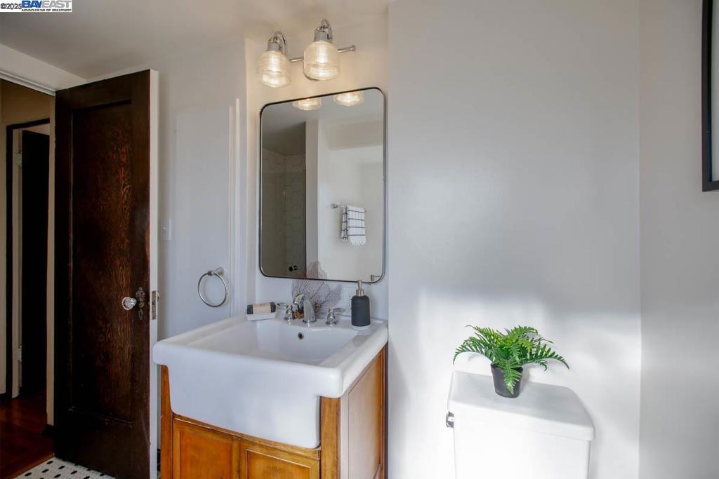 EAST END - Residential