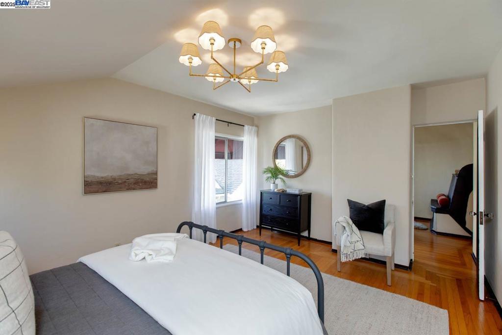 EAST END - Residential