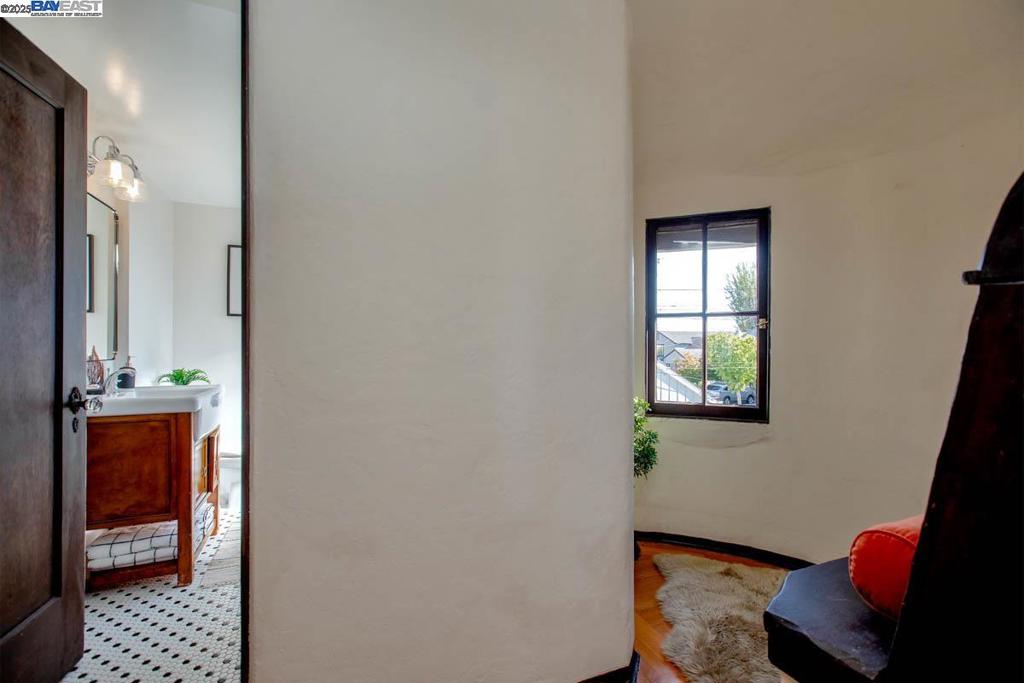 EAST END - Residential