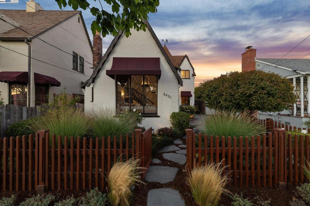 EAST END - Residential
