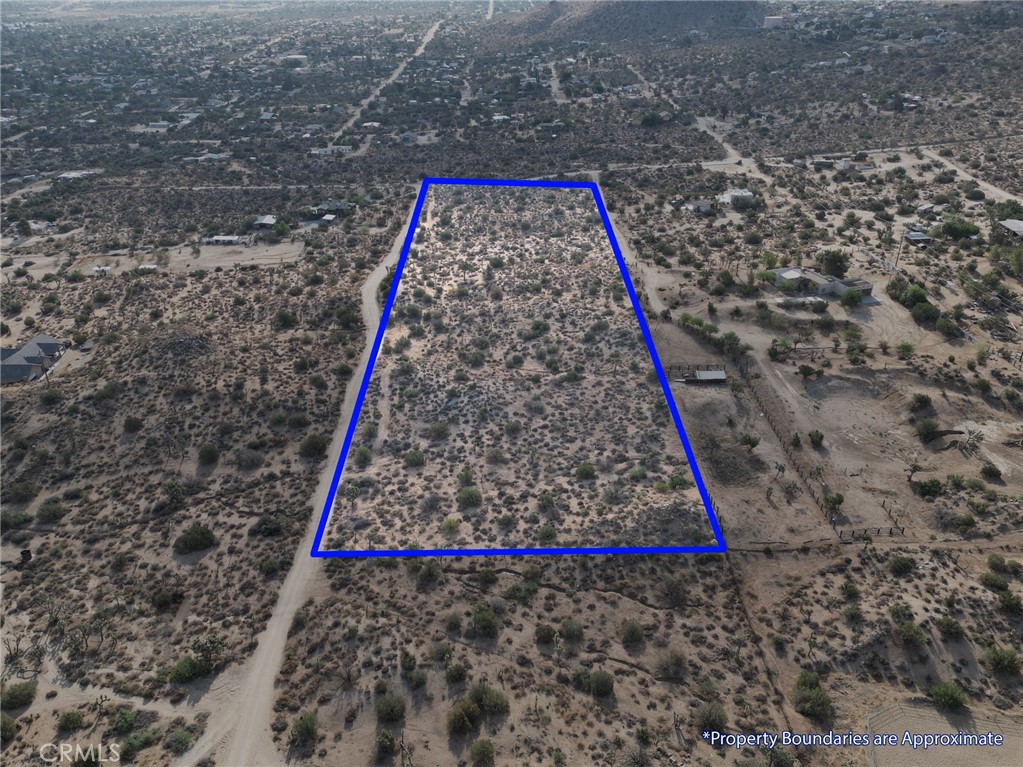 Absolutely gorgeous property with views that go forever. Almost 10 acres in one of the most desirable areas of Yucca Valley. This is a well-water area.
On the South side of Yucca Valley, the vegetation is so lush!! You must take a look. Not many of these properties are left in our valley.