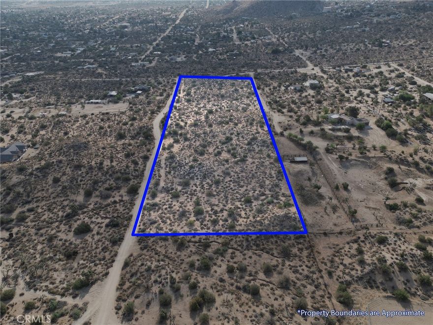 Absolutely gorgeous property with views that go forever.  Almost 10 acres in one of the most desirable areas of Yucca Valley. This is a well-water area.
On the South side of Yucca Valley, the vegetation is so lush!!  You must take a look.  Not many of these properties are left in our valley.