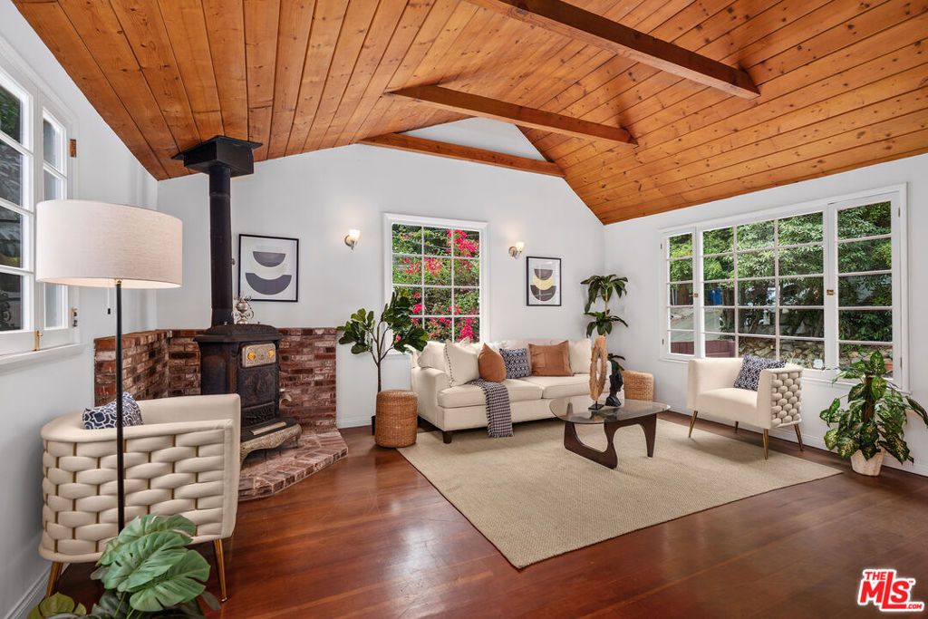 Photo of 10545 Selkirk Lane, Los Angeles, CA 90077 (MLS # 25581139)