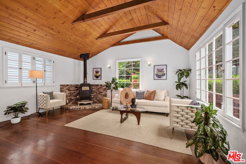 Photo of 10545 Selkirk Lane, Los Angeles, CA 90077 (MLS # 25581139)