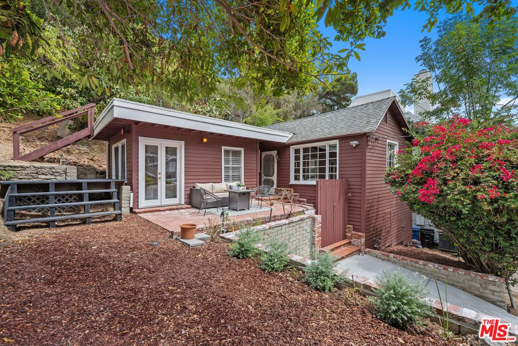 Photo of 10545 Selkirk Lane, Los Angeles, CA 90077 (MLS # 25581139)