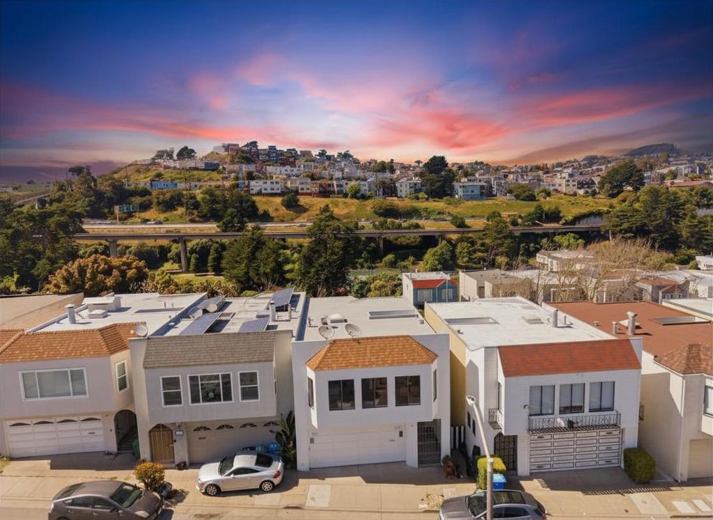 16 Moneta Court