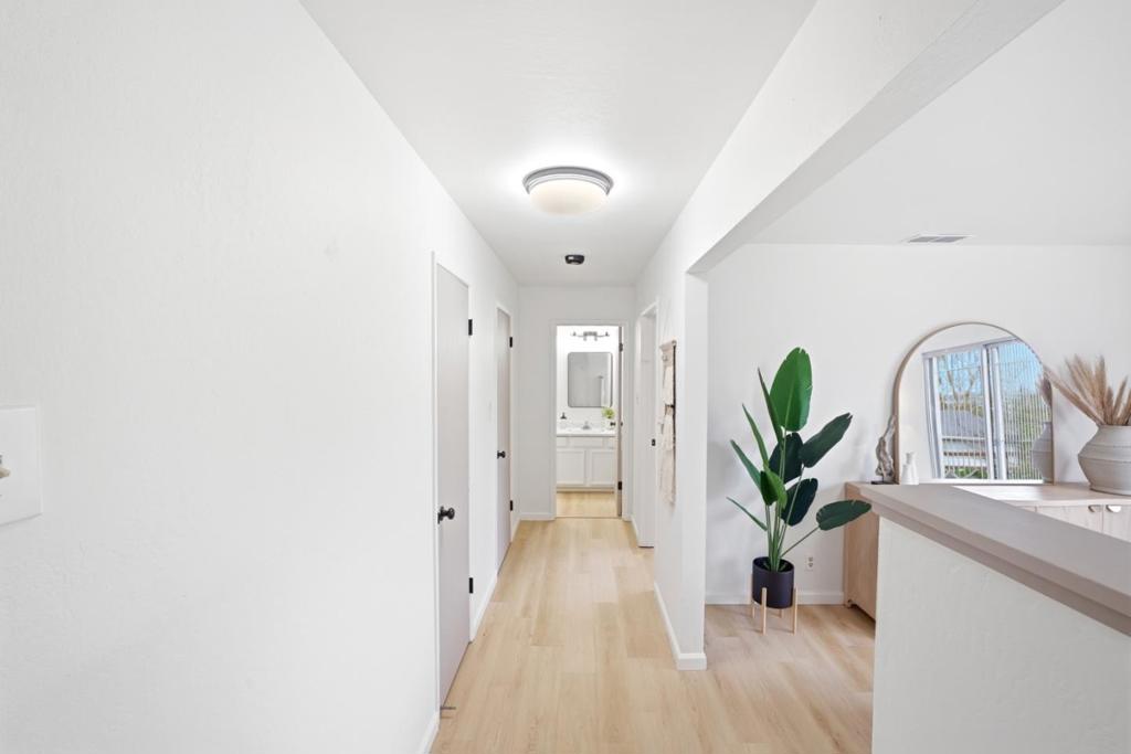 16 Moneta Court