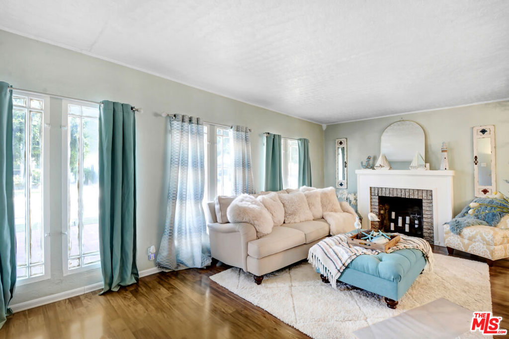 132 W Bonnie Brae Court