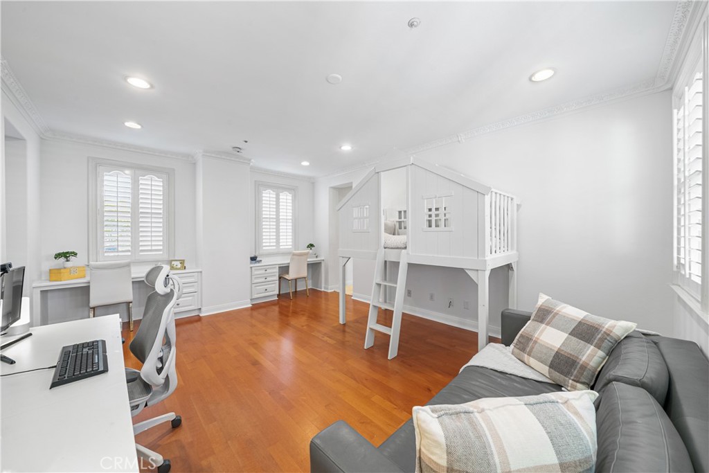 Crytsal Island (CRYI) - Residential