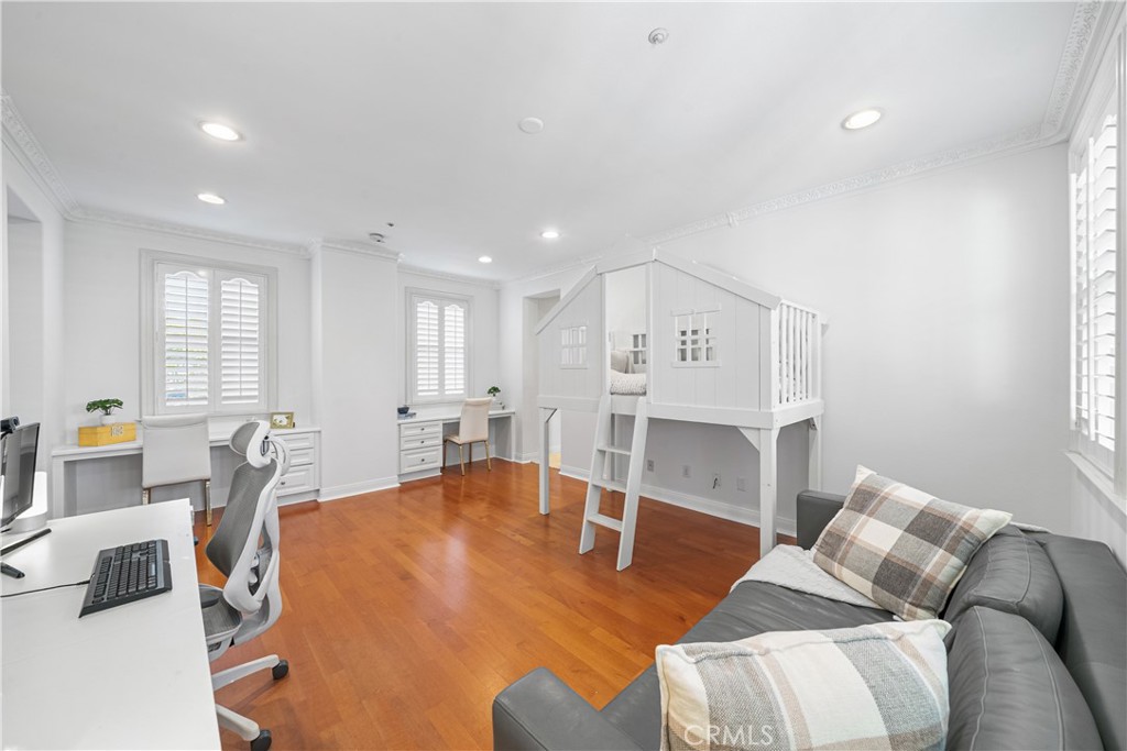 Crytsal Island (CRYI) - Residential