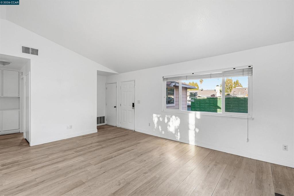 2036 Seward Dr