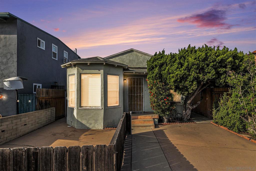 Mission Beach - Residential Income