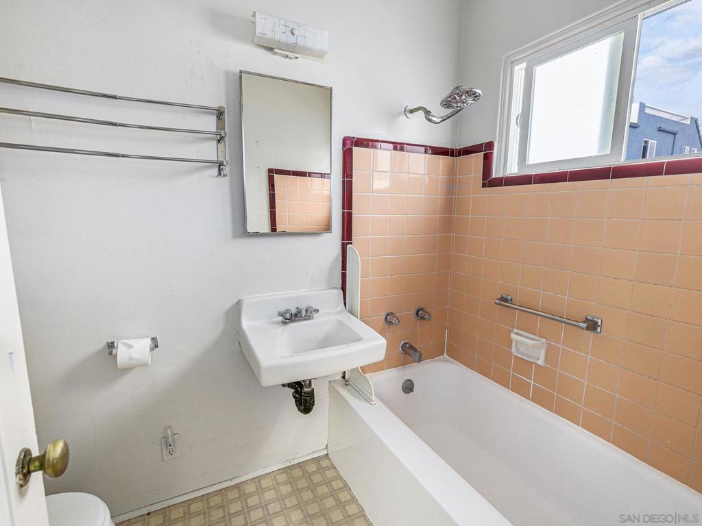 Mission Beach - Residential Income