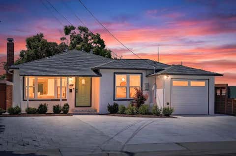 Photo of 531 Flynn Avenue, Redwood City, CA 94063 (MLS # ML82058274)