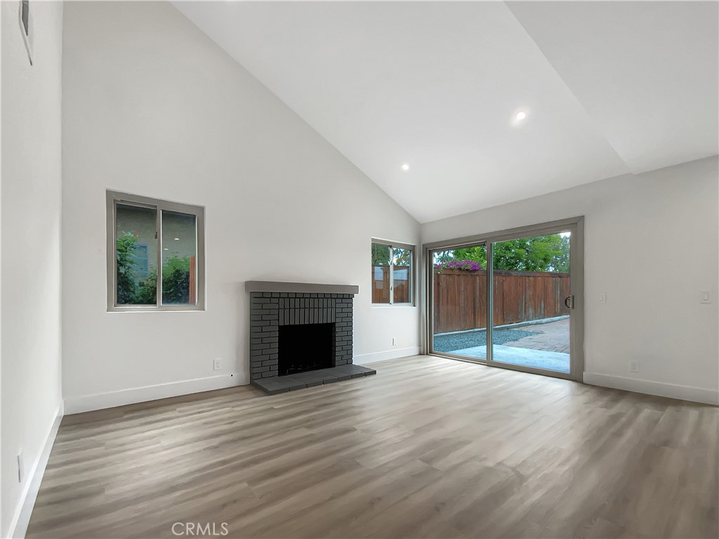3182 Oakcrest Drive