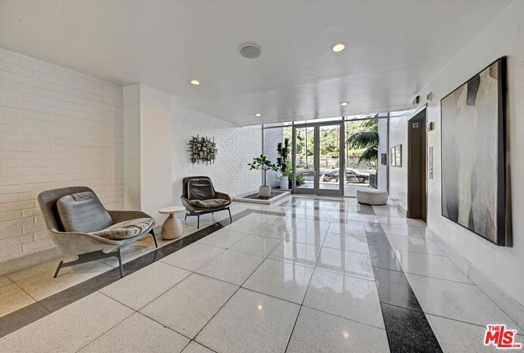 Properties 1 7560 Hollywood Boulevard 106