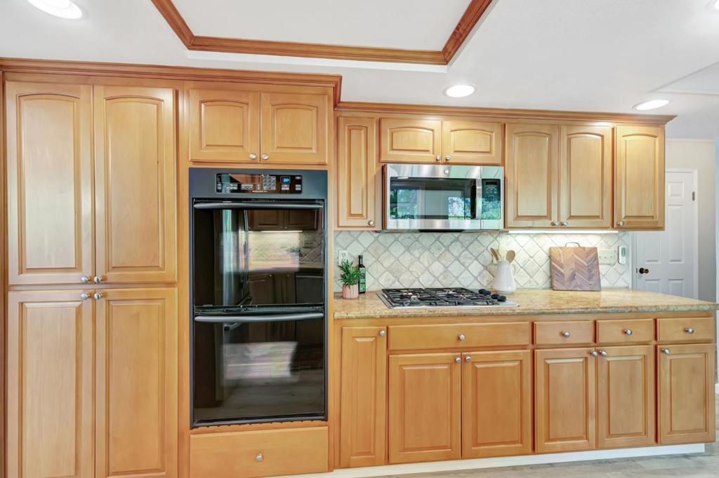 listing image 130729171703007488242