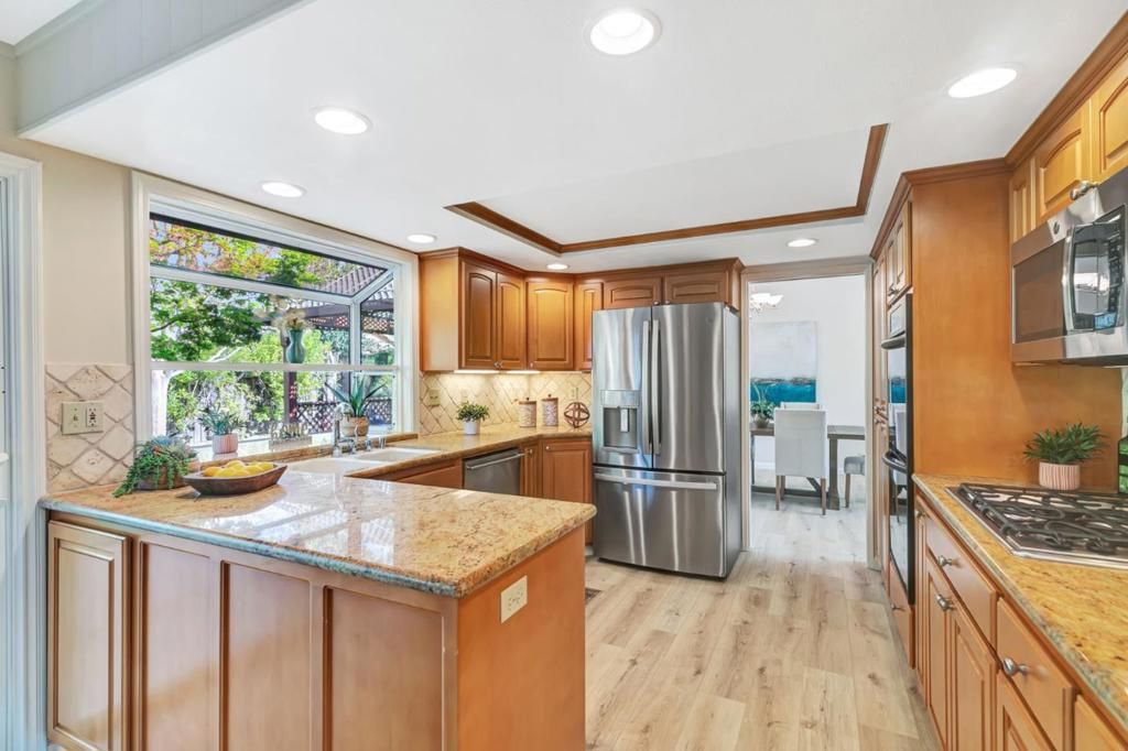 listing image 130724585372913077807