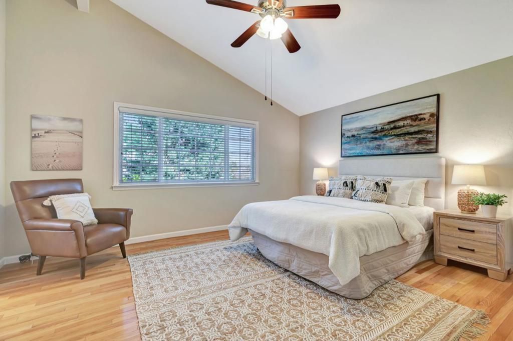 listing image 130728332713489637622
