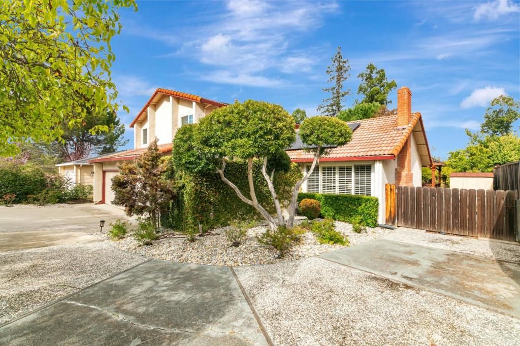 listing image 130725283671273477882