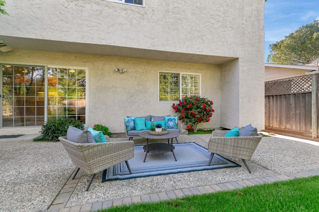 listing image 130725274821906369697