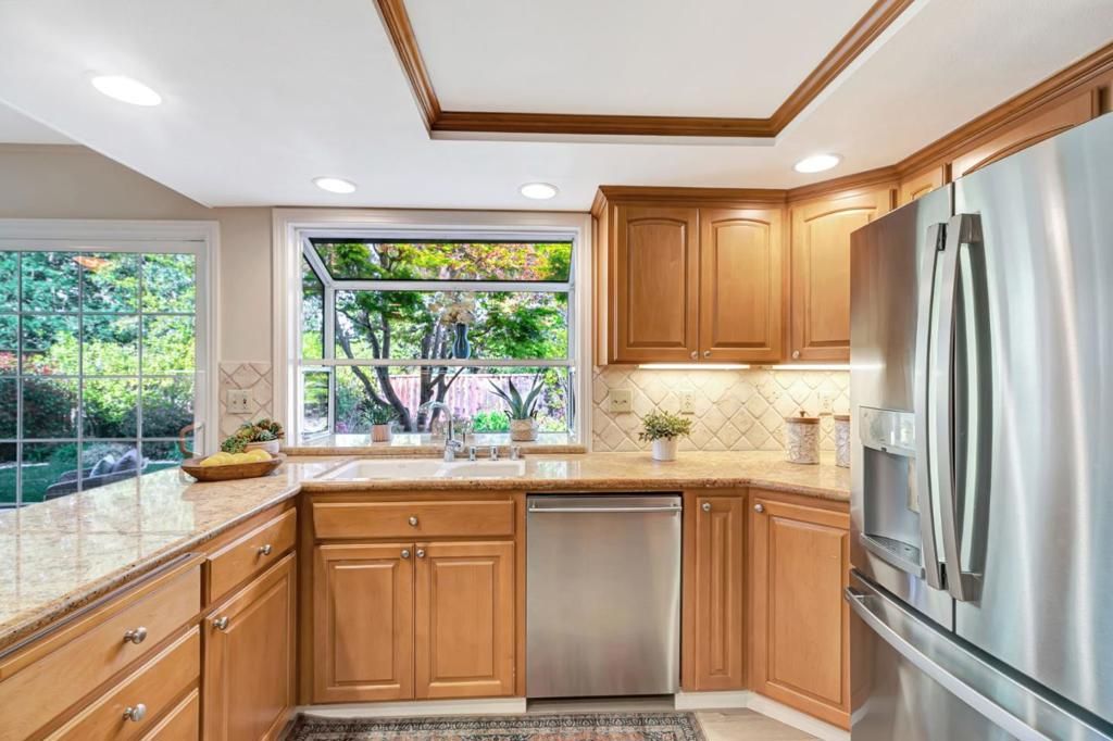 listing image 130727305157235079702