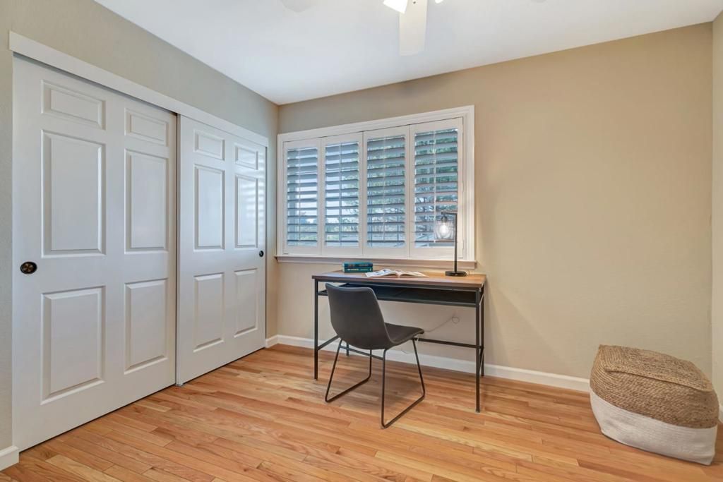 listing image 130723910924461438975
